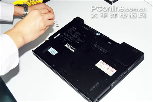 ATI小黑本Thinkpad T400拆解