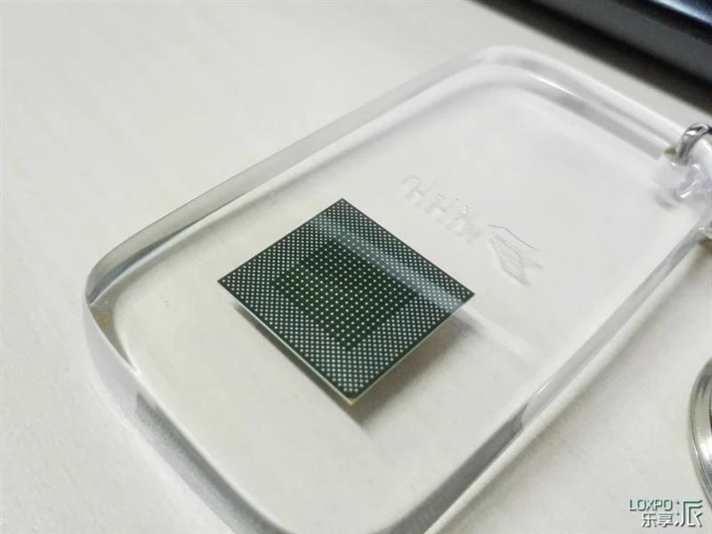 海思Kirin 920就长这样：暴力拆解国产最强芯！